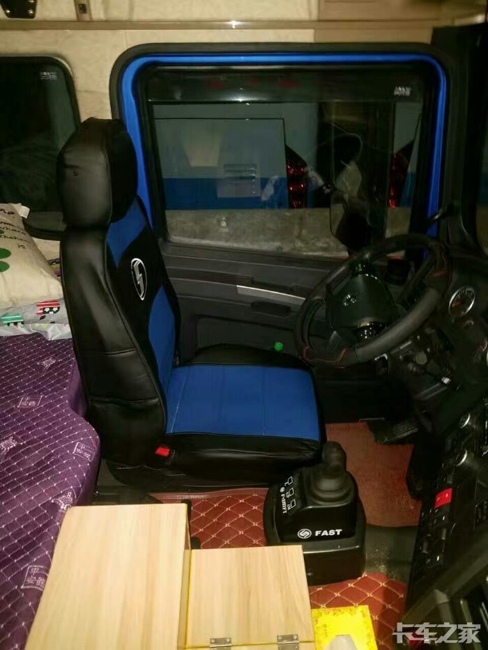 [复制链接]  格拉默的座椅,这次算是赶上了,听说现在德龙x3000标配