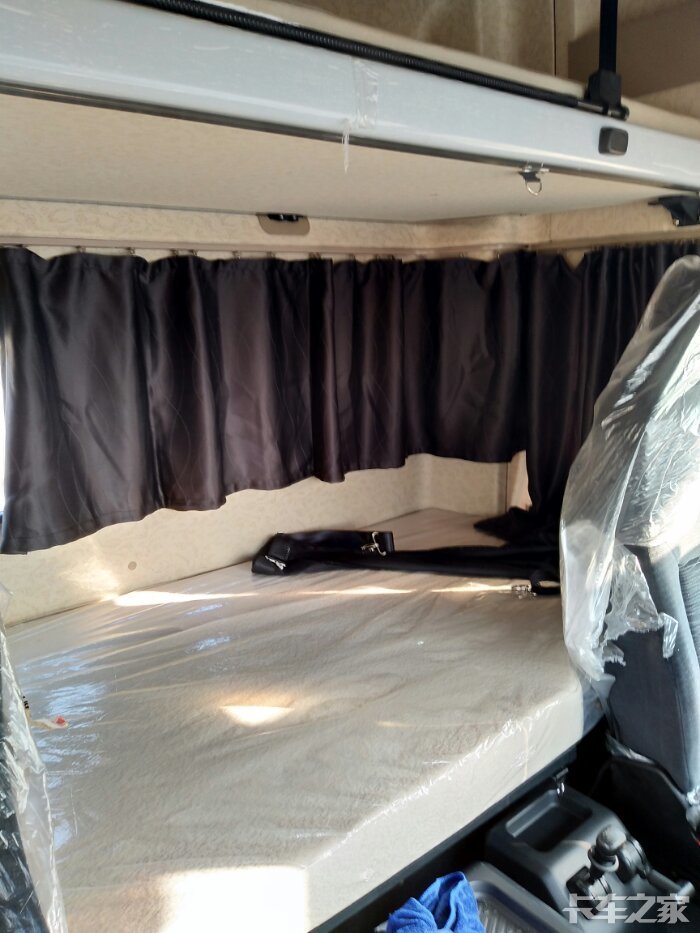 德龙x3000,500马力提车作业