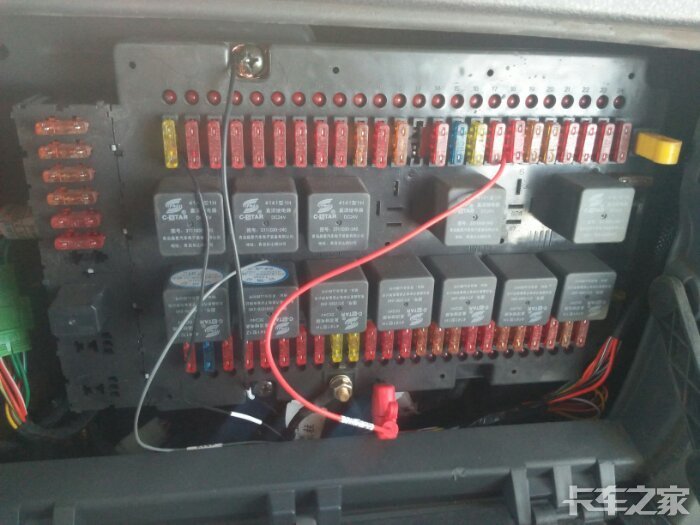 哪位大神有解放j6.390国四的保险丝图解