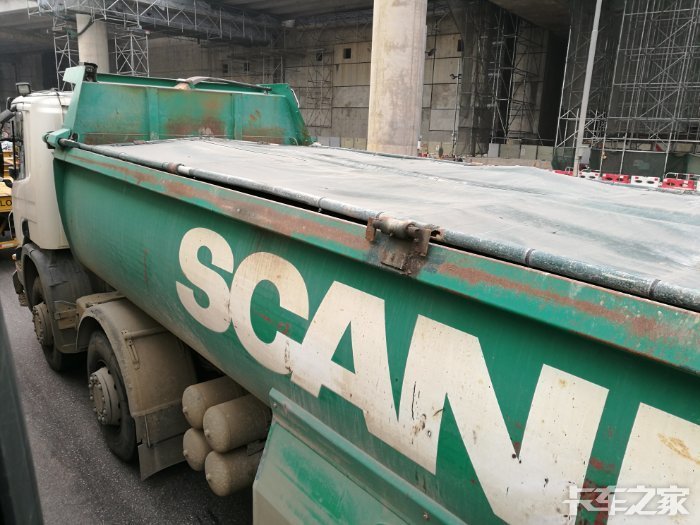 看看香港的泥头车