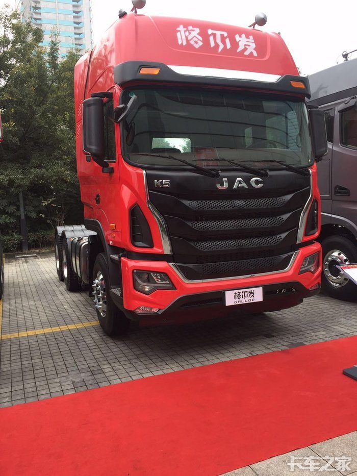 格尔发k5牵引车热销