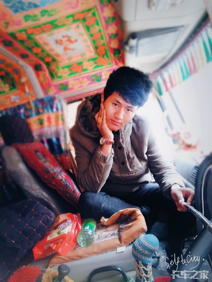 最后发张小弟的照片.