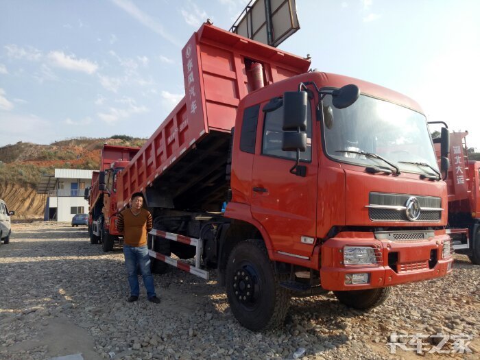 天锦四缸160自卸车