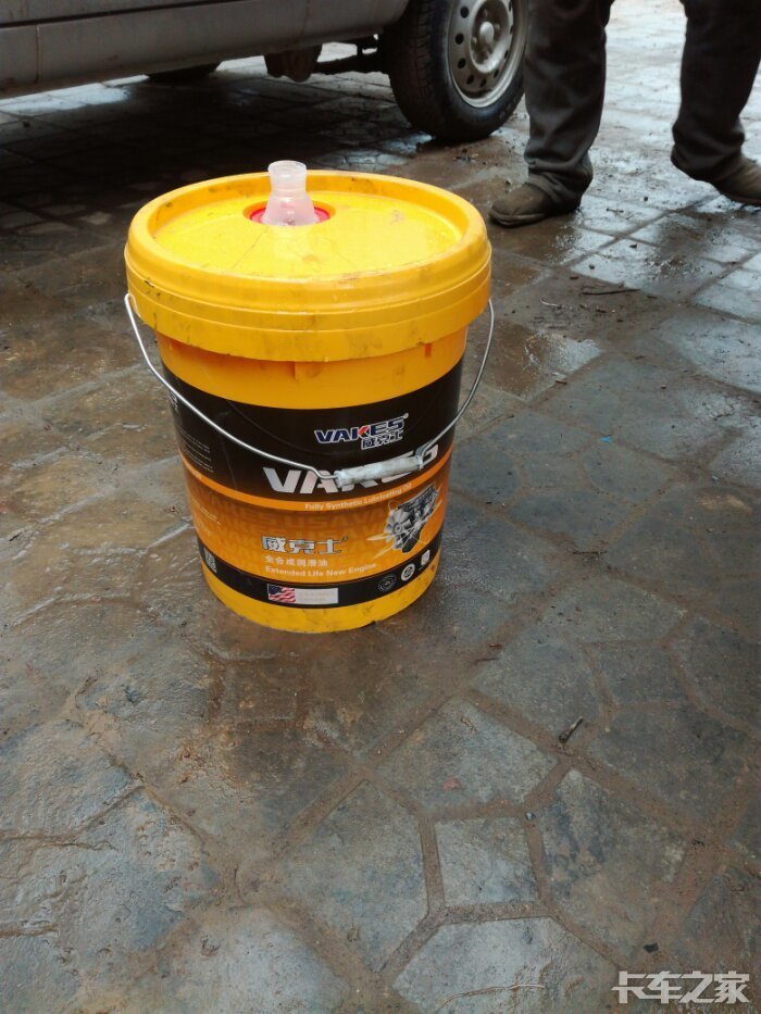天龙前四后八车换威克士的机油什么样一桶350