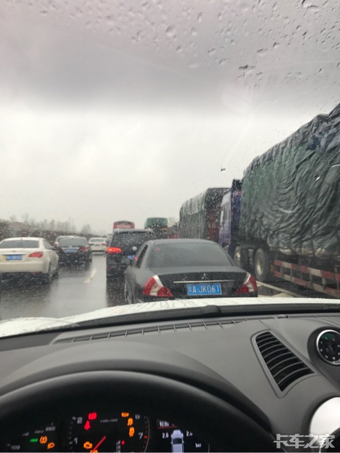 连霍高速西向东观音堂到渑池段堵车严重