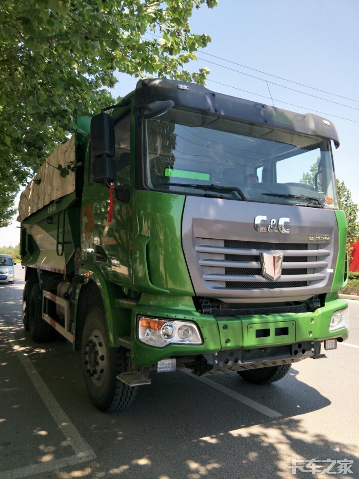 联合渣土车新车第一天干活