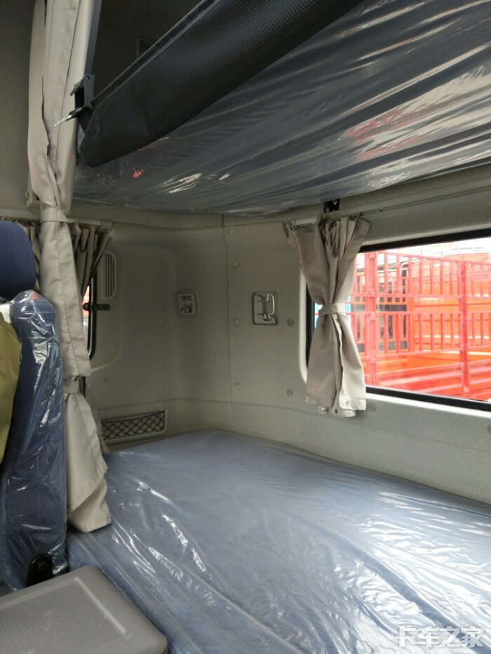 东风天龙315马力仓栏前四后八提车