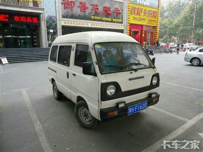 经典的三款微型面包车昌河长安松花江