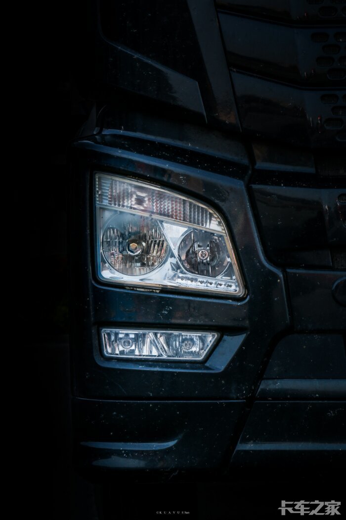 jh6/j6/欧曼超级卡车 车灯摄影