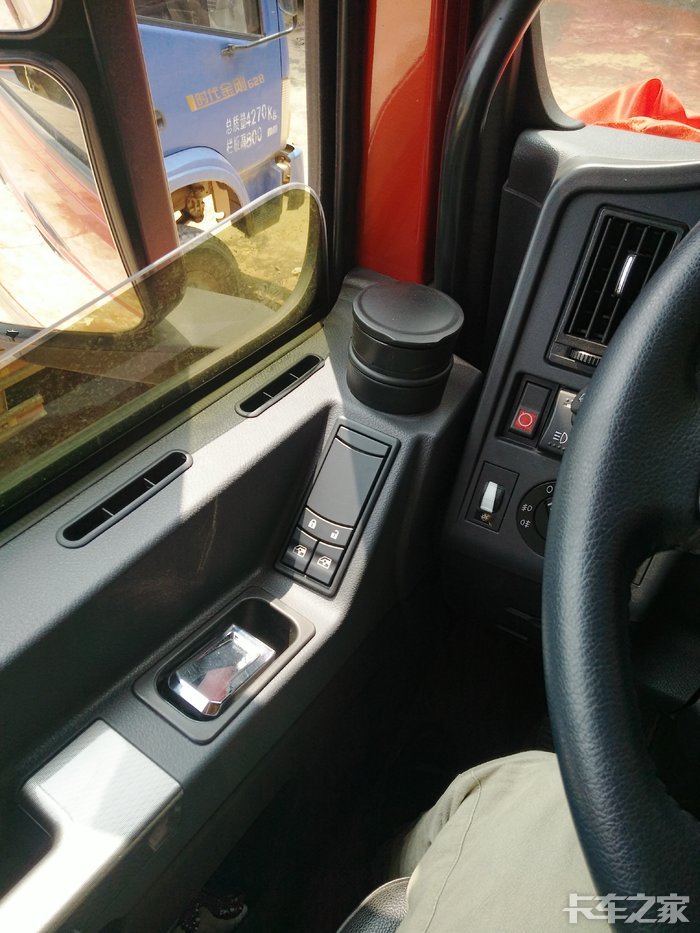 德龙x3000自卸车