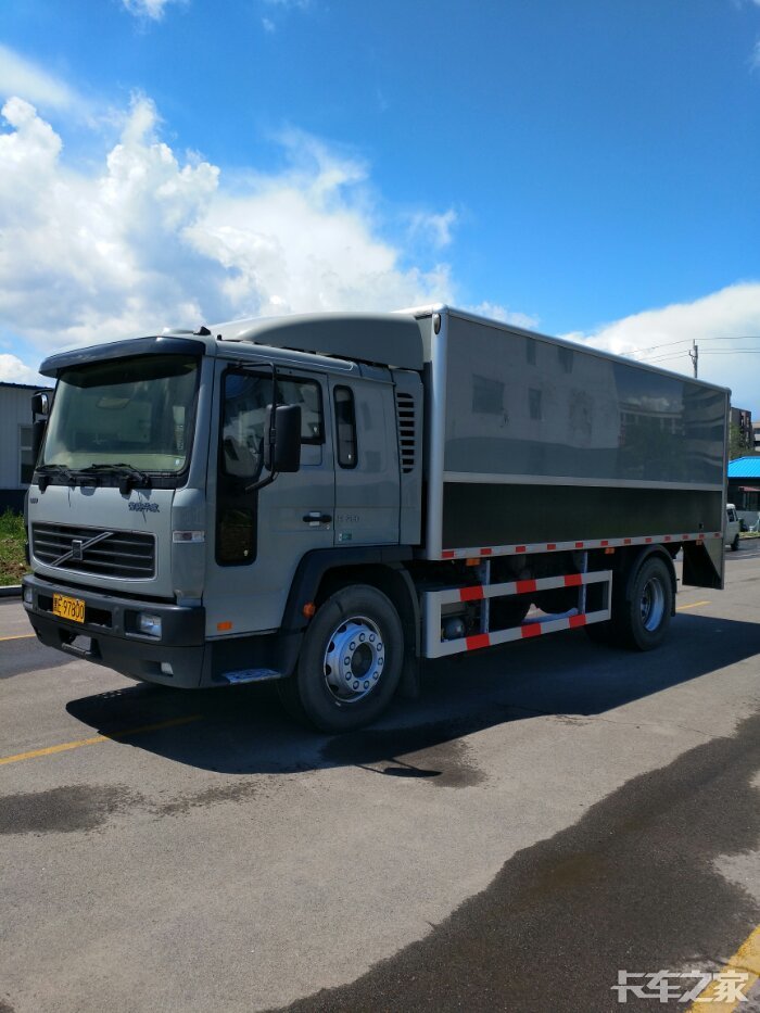 新得了个沃尔沃fl运钞车给卡友们欣赏一下欢迎懂得来交流