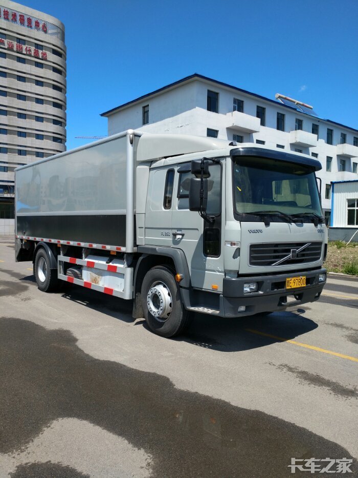 新得了个沃尔沃fl运钞车给卡友们欣赏一下欢迎懂得来交流