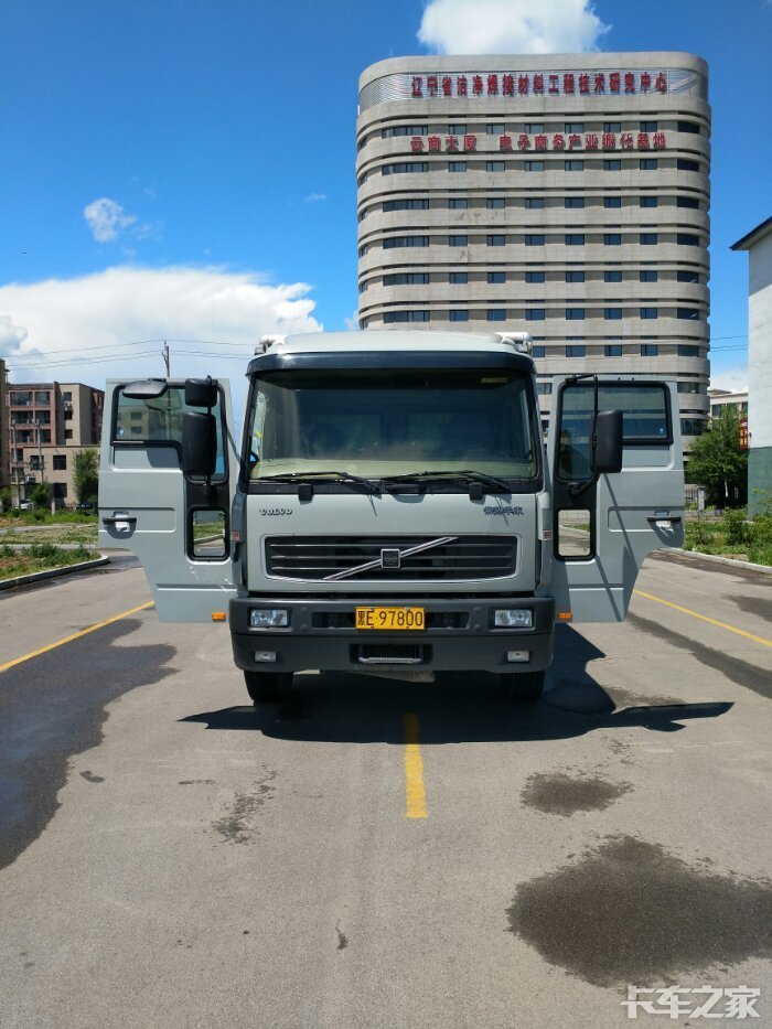 新得了个沃尔沃fl运钞车给卡友们欣赏一下欢迎懂得来交流