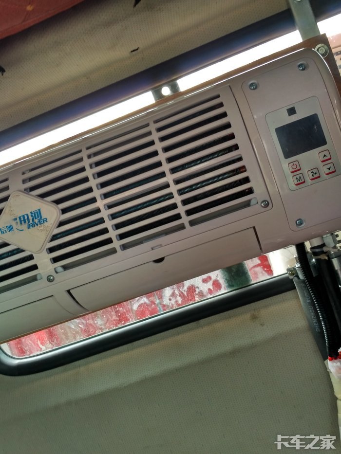 驻车空调施工中