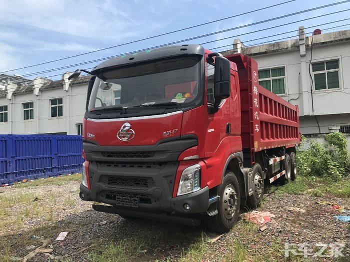 全新乘龙h7前四后八自卸车