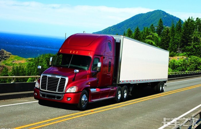 "长鼻子"重型货车称雄美国公路!图 _ 卡车之家论坛