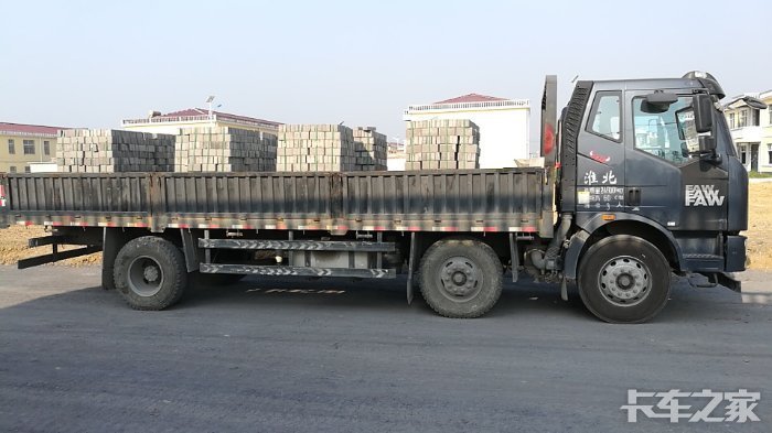 求购6.8或者7,7三轴总质量25吨平板货车国四能