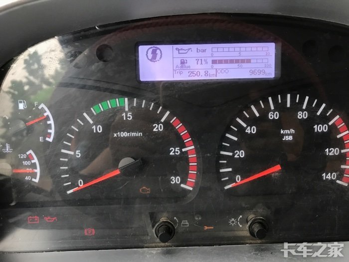 德龙新m3000后八轮自卸潍柴350国五的