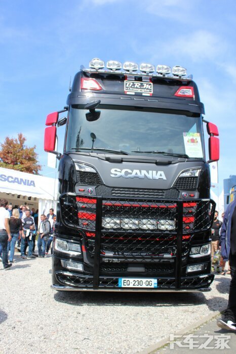 法国勒芒–西北王带你欣赏异国卡车盛宴