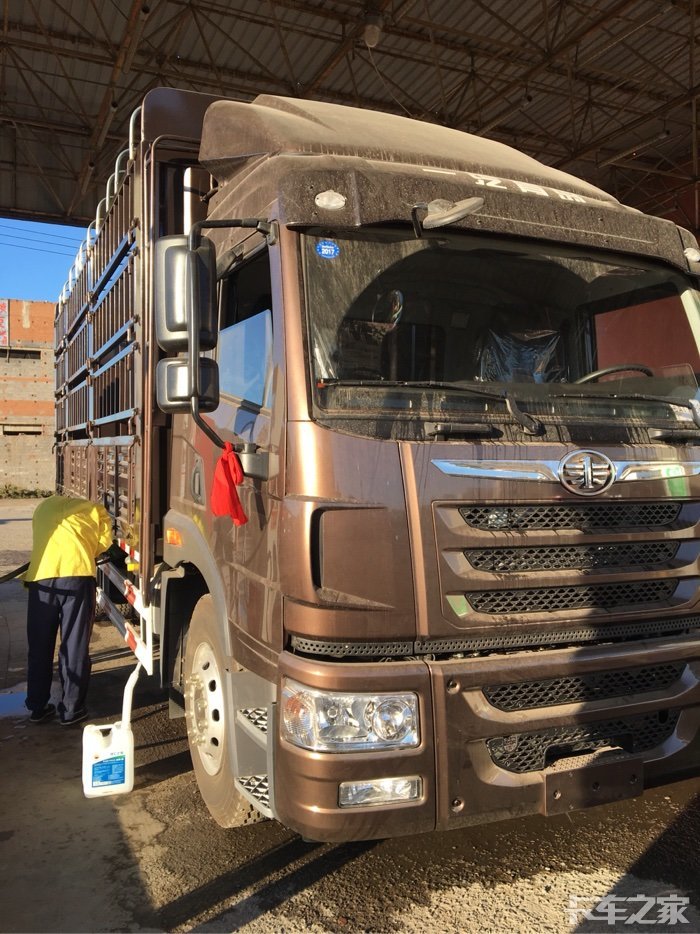 青岛龙vh新车作业