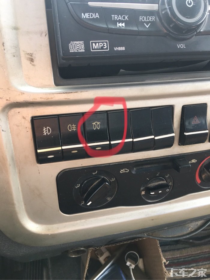 发动机预热开关在那