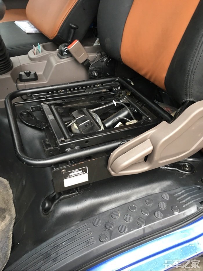 福田蓝牌轻卡气囊座椅改装成功