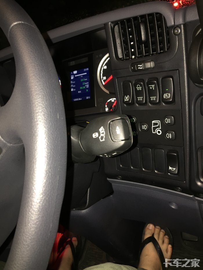 斯堪尼亚420液力缓速器开关在哪