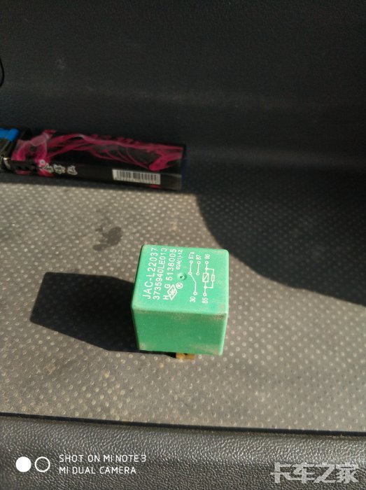 骏铃V3快递版,德威D19发动机故障灯跑着就亮