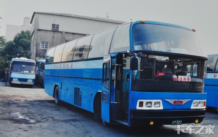 求这款日野客车的型号