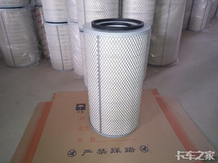 一名卡车司机转行做大车空气滤清器