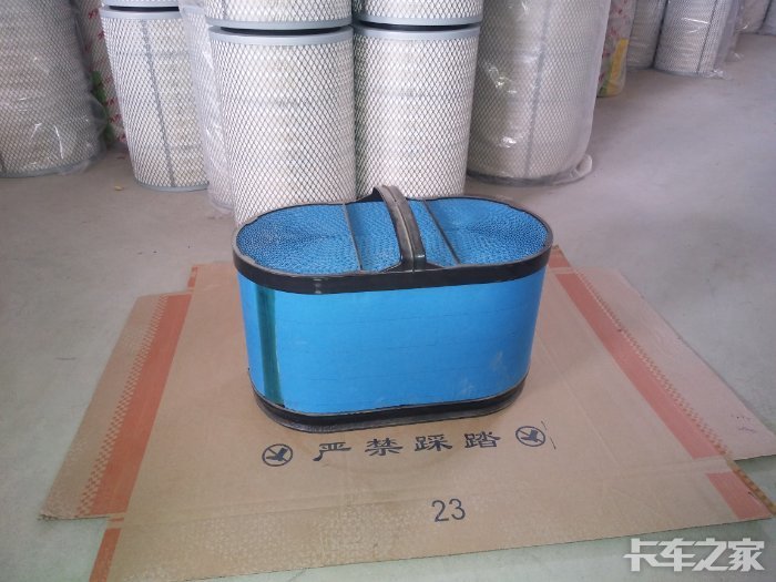 一名卡车司机转行做大车空气滤清器