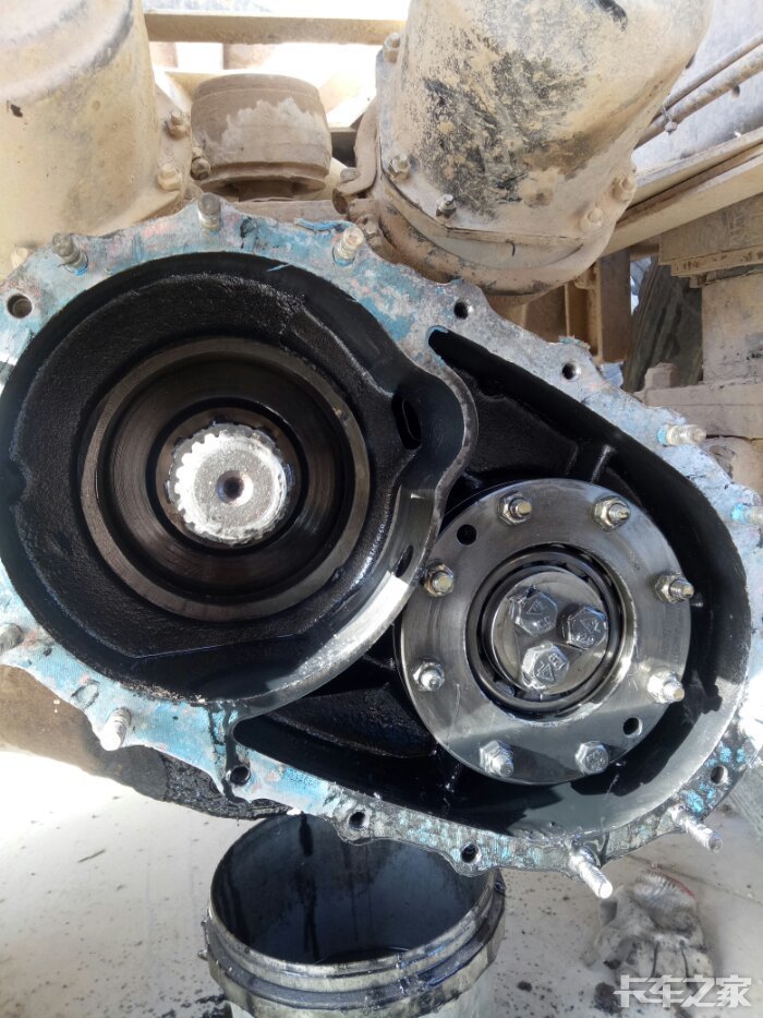 一个人换中桥差速器