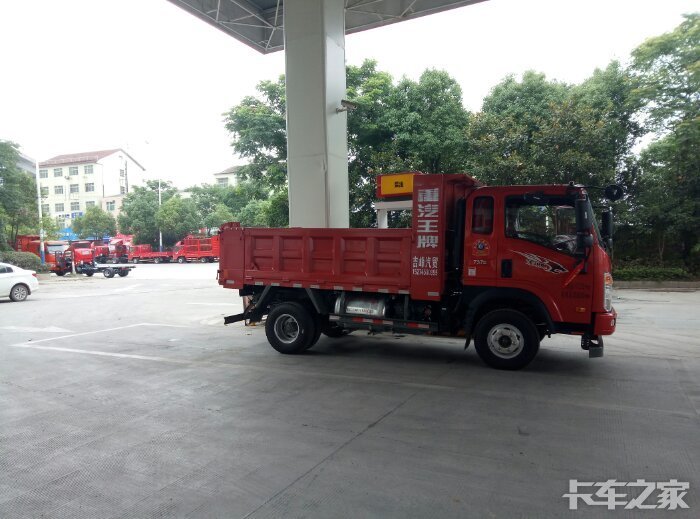 刚提的4100重汽王牌737b自卸车3.6米货箱