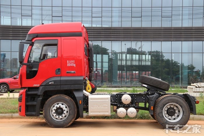 卡友们江铃在售的两种配置挂车怎么选?