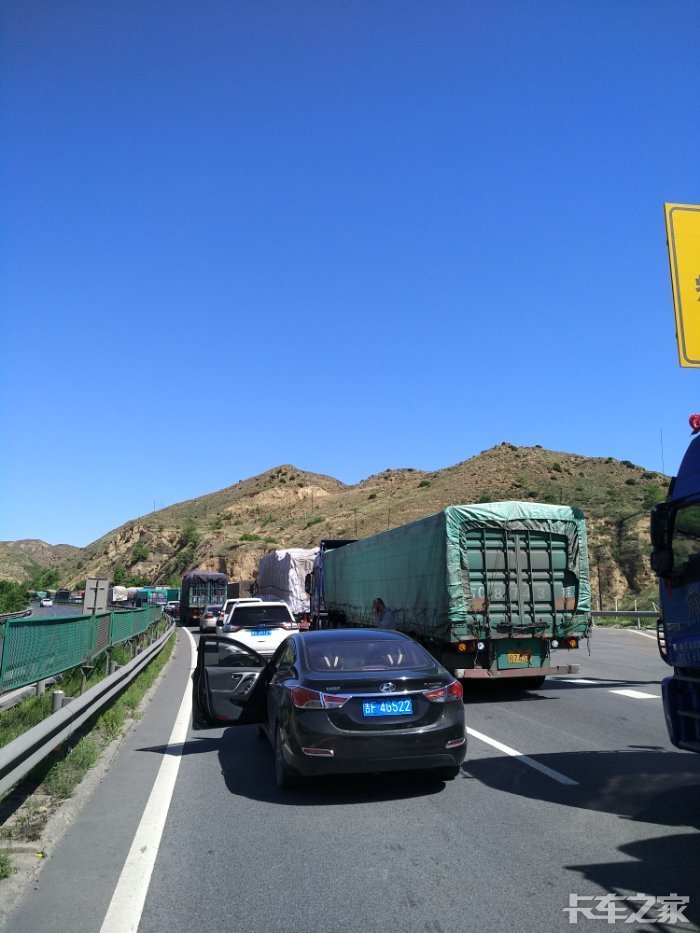 京藏高速堵车了