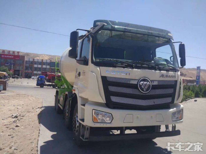 全国首台最新版欧曼etx混凝土搅拌车