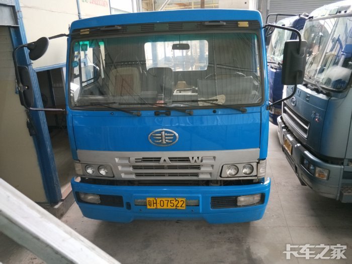 少见的日本原装五十铃单桥载货车