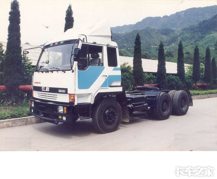 90年代国产420马力红岩牵引车三菱t850驾驶室