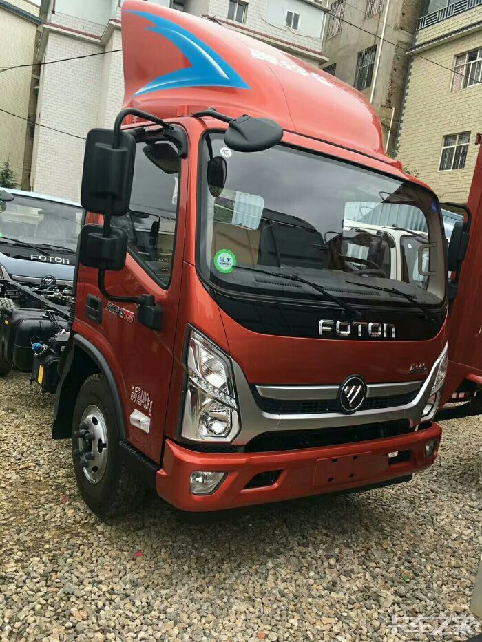 奥铃cts重载版 825轮胎