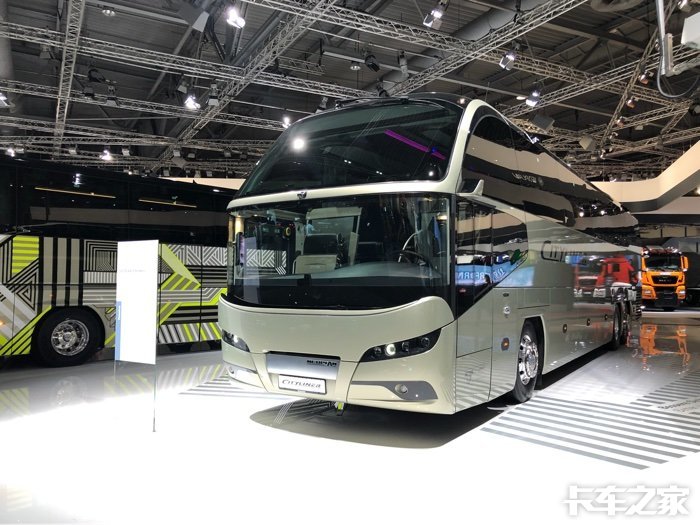 尼奥普兰,长途大巴中的贵族,高速公路上的王者.