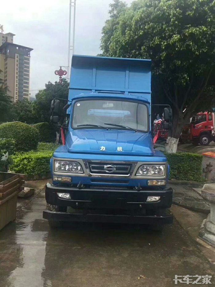 力帆时骏王子自卸车