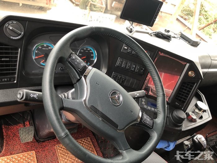 超级网红三一重卡英杰版锣响挂车提车记