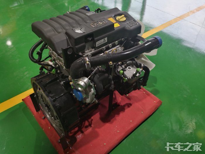 近距离观看德威d30发动机