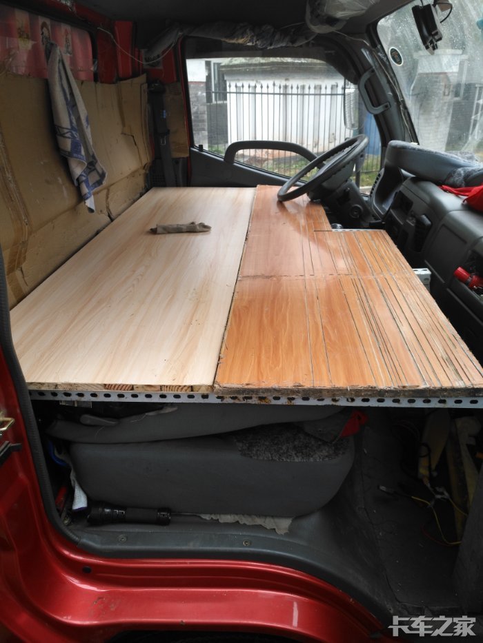 42米奥铃改卧铺