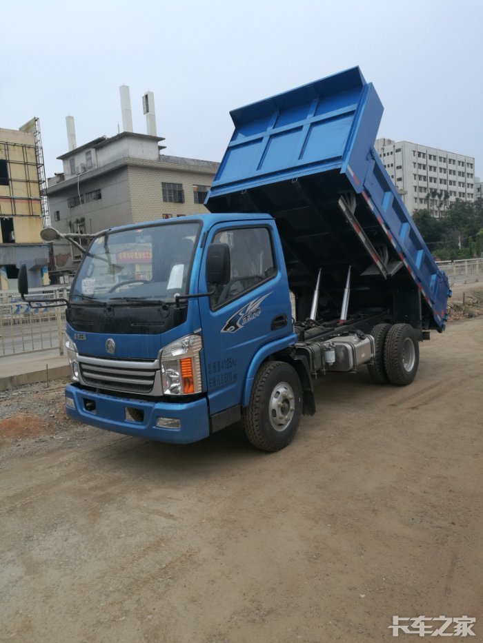 重汽王牌自卸车