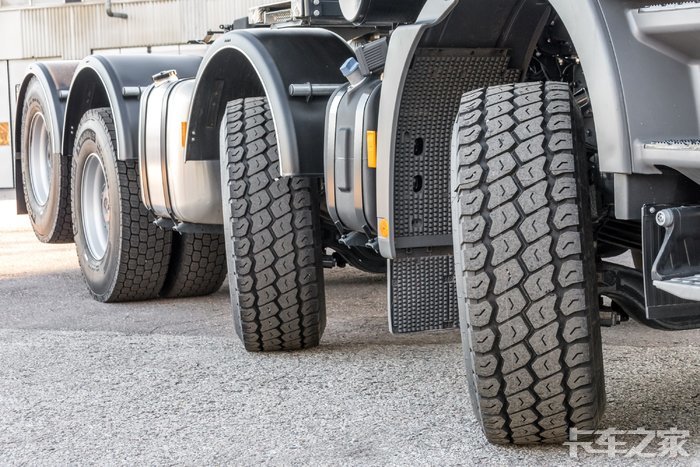 罕见的sisu西苏全轮驱动越野卡车 10x10, 8x8