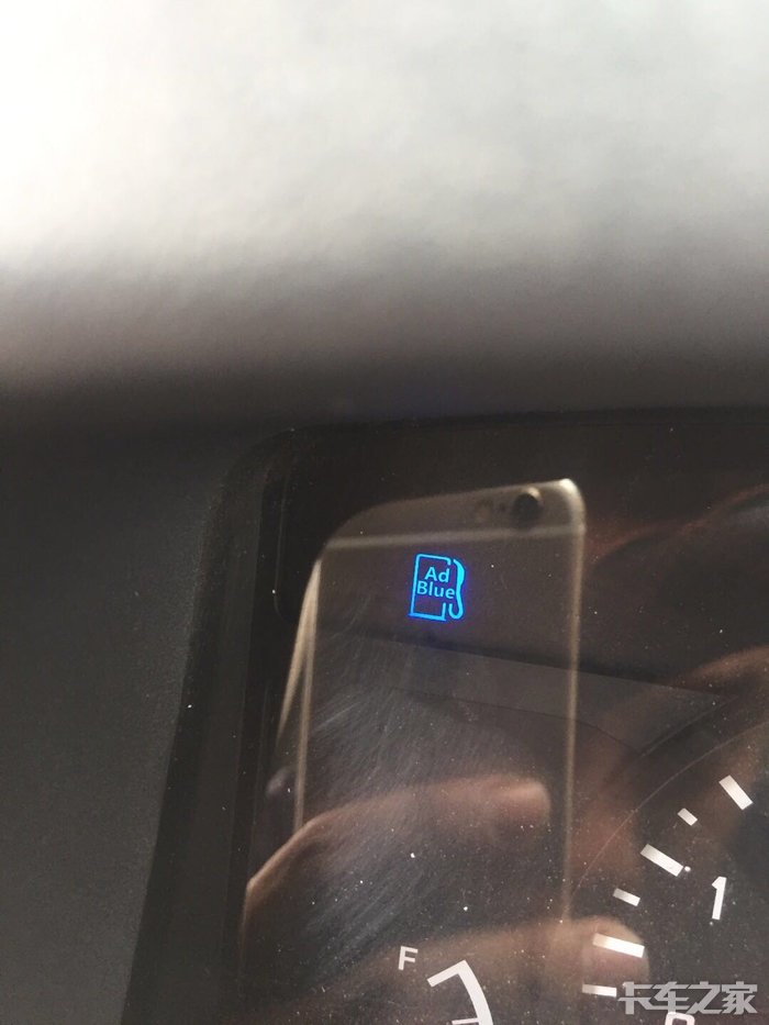 国五kv600加尿素车,帮我看看这个故障灯是什么意思