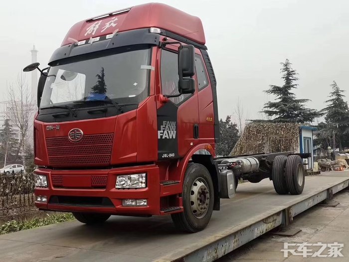 解放卡车销售咨询服务部