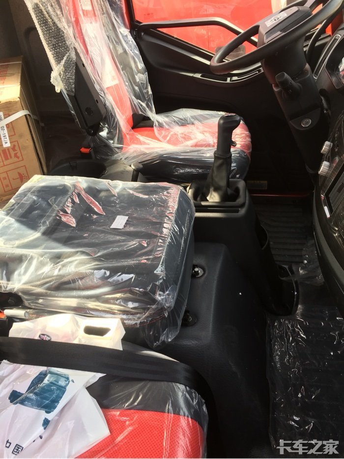 新款解放j6l240马力有知道的老板给说说优点和缺点