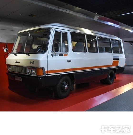 80年代的红旗轻型客车